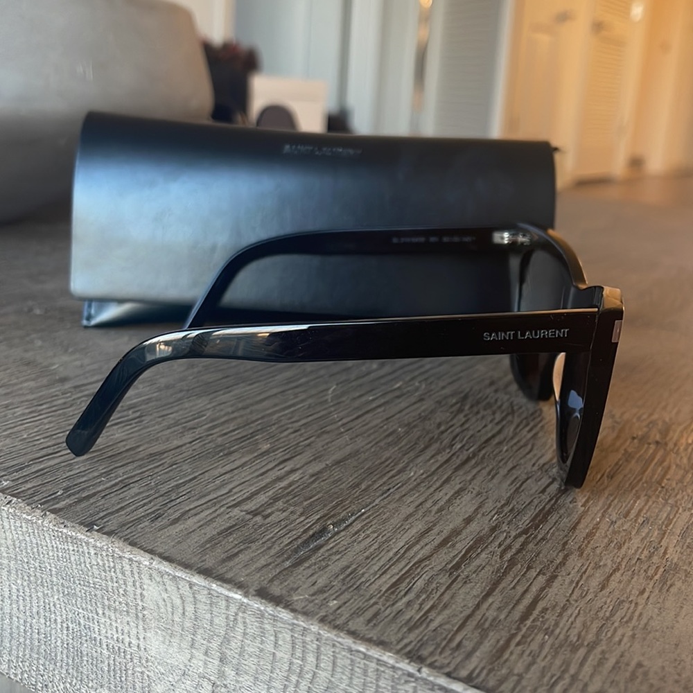 YSL sunglasses - Picture 3 of 7
